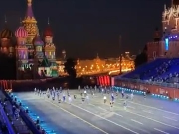 Στην Κόκκινη Πλατεία της Μόσχας τίμησαν τον Μίκη Θεοδωράκη (βίντεο)