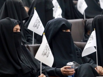 Ταλιμπάν: Οι γυναίκες μπορούν να σπουδάζουν στα πανεπιστήμια αλλά σε διαφορετικές αίθουσες από τους άνδρες