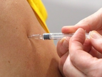 ΕΜΑ: Ανάγκη για όσο το δυνατόν περισσότερους πλήρως εμβολιασμένους πολίτες