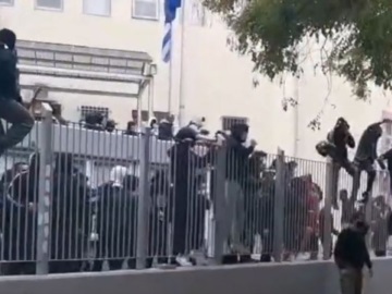 Εισαγγελική παρέμβαση για τo ΕΠΑΛ Σταυρούπολης ζήτησε η Κεραμέως - Τρεις συλλήψεις 