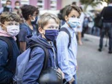 Γαλλία: Υποχρεωτική η μάσκα από 6 ετών σε δημόσιους χώρους