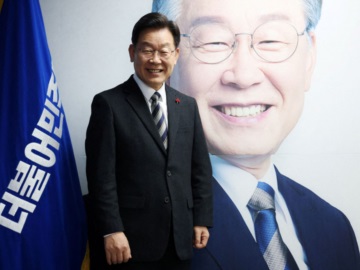  Νότια Κορέα – Υποψήφιος πρόεδρος υπόσχεται… θεραπείες κατά της τριχόπτωσης