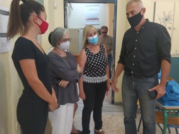 Δήμος Πειραιά: 35.000 μάσκες αυξημένης προστασίας σε όλους τους εκπαιδευτικούς των σχολείων της πόλης 