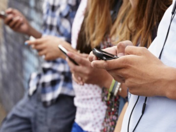 Aπαλλαγή των νέων από τα τέλη κινητής τηλεφωνίας - Μέσω του mobilefees.gov.gr οι αιτήσεις