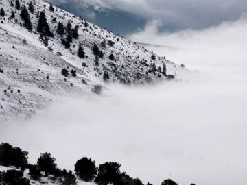 Η κακοκαιρία Διομήδης προκαλεί κατά τόπους ισχυρές βροχοπτώσεις και χιονοπτώσεις
