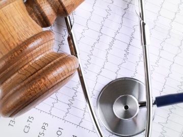 Αποκάλυψη: Νέα υπόθεση “ψευτογιατρού” – Παρίστανε επί χρόνια τον καρδιολόγο σε αθλητικά σωματεία χωρίς να είναι γιατρός