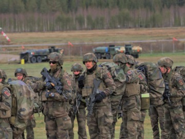 Κλιμάκωση στην ουκρανική κρίση: Ο Μπάιντεν στέλνει στρατό στην αν. Ευρώπη