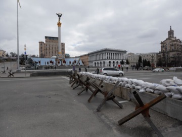 Διαμαρτύρεται το Κίεβο ότι καθυστερούν τα χρήματα της ΕΕ