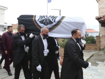 ΠΑΟΚ: Σε κλίμα συγκίνησης η κηδεία του Σταύρου Σαράφη - Θα κατασκευαστεί γυμναστήριο που θα φέρει το όνομά του