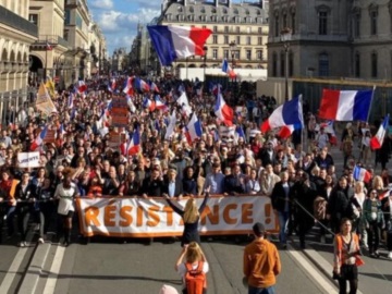Στους δρόμους οι Γάλλοι - Σε απεργιακό κλοιό η χώρα 