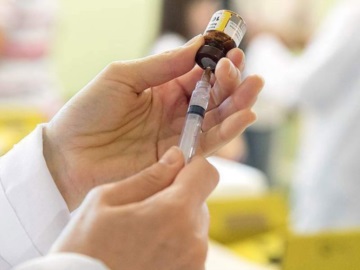 Εποχική γρίπη: Ποιοι κινδυνεύουν περισσότερο και πότε επιβάλλεται το εμβόλιο