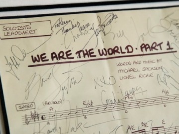 Πωλήθηκαν σε δημοπρασία οι παρτιτούρες του τραγουδιού «We Are The World»