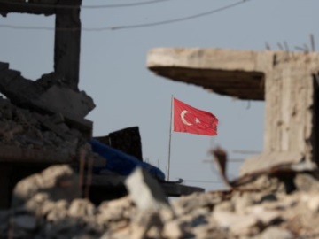  Ο Ερντογάν απειλεί με χερσαία επιχείρηση σε Συρία και Ιράκ