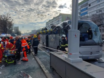 Ρουμανία: Τροχαίο με λεωφορείο με 47 Έλληνες – Ένας νεκρός και 22 τραυματίες [Εικόνες &amp; βίντεο]