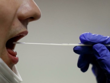Κορωνοϊός: Νέο γρήγορο και αξιόπιστο τεστ «βλέπει» τον ιό