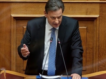Ορκίστηκε βουλευτής της ΝΔ ο αν. υπουργός Οικονομικών, Θ. Σκυλακάκης, στη θέση της Μ. Γιαννάκου