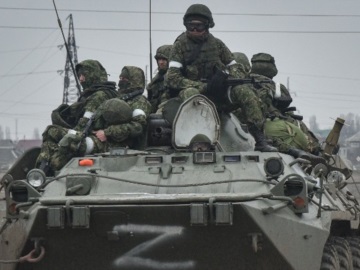 Ρωσικά άρματα μάχης στις παρυφές του Κιέβου
