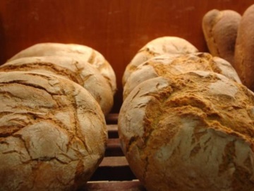 Αυξήσεις 20 λεπτά στο ψωμί μέσα σε μια μέρα – Στα άλευρα αποδίδουν τις ανατιμήσεις οι αρτοποιοί