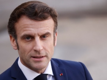 Ο Μακρόν δεσμεύεται να ενισχύσει την αγοραστική δύναμη των Γάλλων
