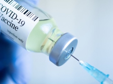 Η Πολωνία αρνείται να αγοράσει περισσότερα εμβόλια κατά του κορωνοϊού - Στα δικαστήρια με τις εταιρείες 
