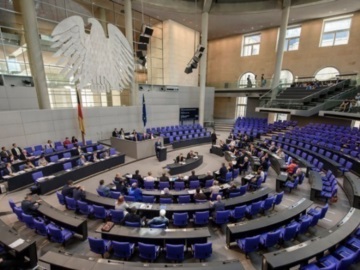 Η Bundestag αναμένεται να εγκρίνει την παράδοση βαρέων όπλων στην Ουκρανία