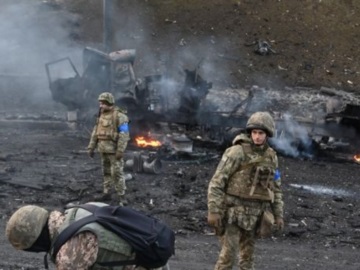 Πόλεμος στην Ουκρανία: Μαίνονται οι μάχες στα ανατολικά και νότια της χώρας – Κλιμακώνει τον ενεργειακό πόλεμο με τη Δύση η Μόσχα