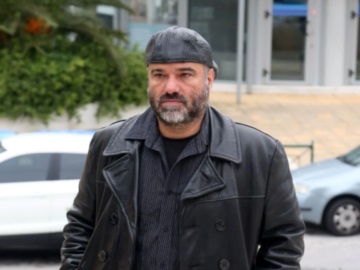 Σασμός: Παραιτήθηκε ο σκηνοθέτης Κ. Κωστόπουλος μετά την καταγγελία για βιασμό