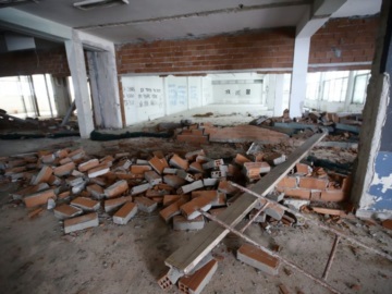 ΑΠΘ: Άγνωστοι γκρέμισαν τους τοίχους στον χώρο που χτιζόταν η βιβλιοθήκη