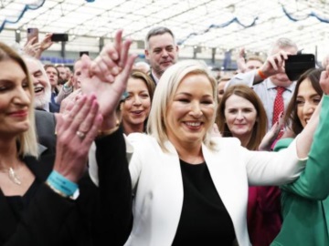 Ιστορική νίκη για το Σιν Φέιν – Ζήτησε δημόσιο διάλογο για τη δημιουργία μιας ενιαίας Ιρλανδίας