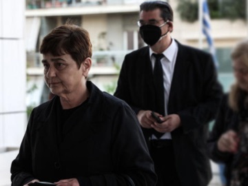 Δίκη Τοπαλούδη: «Ποινή-χάδι τα 16 χρόνια» λέει η μητέρα της και ζητά συνάντηση με τον Μητσοτάκη