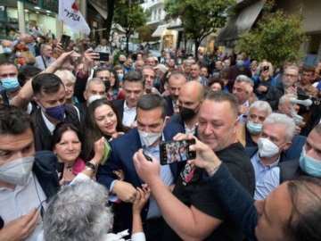 Ώρα κάλπης στον ΣΥΡΙΖΑ-Κλίμα μαζικής συμμετοχής – Το προσωπικό στοίχημα του Τσίπρα – Βασικές οδηγίες για την ψηφοφορία