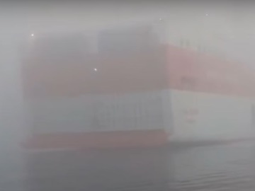 Εντυπωσιακό βίντεο από τη Σούδα με ομίχλη: &quot;Ακούγαμε τα πλοία αλλά δεν τα βλέπαμε&quot;