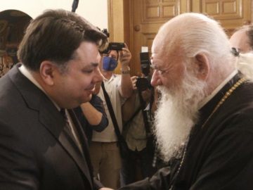 Τζορτζ Τσούνης: Επισκέφθηκε τον Αρχιεπίσκοπο Ιερώνυμο - «Βοηθήσατε με έργα και όχι με λόγια σε μια δύσκολη εποχή»