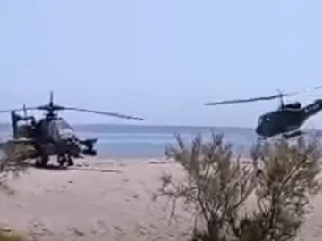 Σε παραλία της Καρύστου το στρατιωτικό ελικόπτερο Απάτσι μετά την αναγκαστική προσγείωση (βίντεο)