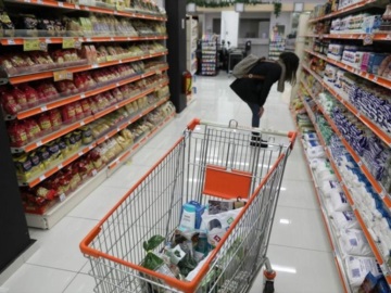 Ακρίβεια και ανατιμήσεις στρέφουν τους Έλληνες σε τροφές χαμηλής διατροφικής αξίας