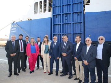 Σε κλίμα αισιοδοξίας η  άφιξη του πρώτου  δρομολογίου της θαλάσσιας επιβατικής σύνδεσης Κύπρου-Ελλάδας στον Πειραιά 