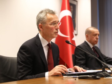 NATO - Στόλτενμπεργκ: «Ο πολύτιμος σύμμαχός μας, η Τουρκία»