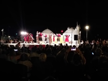 Αίγινα: Το Φεστιβάλ Παραδοσιακών χορών επέστρεψε δυναμικά.
