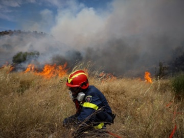 Πολιτική Προστασία: Πολύ υψηλός κίνδυνος πυρκαγιάς προβλέπεται αύριο για πέντε περιφέρειες της χώρας - Οδηγίες από την Πυροσβεστική