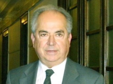 Πέθανε ο Δημήτρης Αποστολάκης, πρώην υπουργός και βουλευτής του ΠΑΣΟΚ