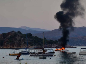 Έκρηξη σε σκάφος στο Τόλο - Δύο γυναίκες τραυματίες