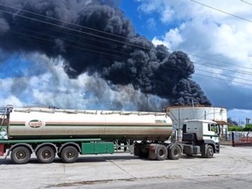 Κούβα: Εκτός ελέγχου μαίνεται η πυρκαγιά σε πετρελαϊκές εγκαταστάσεις