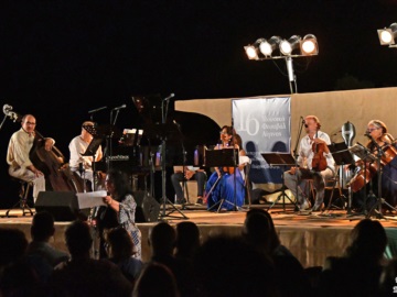 Αίγινα: «Ο Θεοδωράκης και οι ποιητές – Με τα φτερά του Αρχαγγέλου». H 4η συναυλία του 16ου Διεθνούς Μουσικού Φεστιβάλ Αίγινας