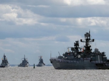 Η Ρωσία αναδιατάσσει τη διοίκηση του στόλου της Μαύρης Θάλασσας έπειτα από σειρά πληγμάτων στην Κριμαία