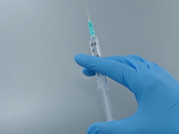 Επικαιροποιημένα εμβόλια: Σήμερα οι ανακοινώσεις για την έναρξη των εμβολιασμών – Οι πρώτες πληροφορίες