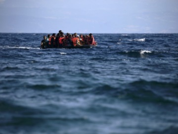 Μεταναστευτικό: Τρεις γυναίκες και τρία παιδιά πέθαναν από δίψα σε ταξίδι από Τουρκία προς Σικελία