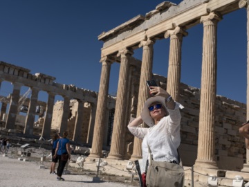 Τουρισμός: «Απογειώθηκαν» φέτος οι αφίξεις Αμερικανών στην Ελλάδα