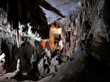 «Ο Αρχάνθρωπος των Πετραλώνων» – Ανοίγει ξανά το Σπήλαιο και «λύνεται» το μυστήριο