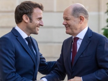 Γαλλία και Γερμανία εορτάζουν τα 60 χρόνια από την υπογραφή της Συνθήκης Συνεργασίας με κοινή συνεδρίαση των κυβερνήσεών τους