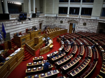Βουλή: Άρση ασυλίας για τον Α. Πάτση – Απορρίφθηκε το αίτημα για τον βουλευτή της ΝΔ Ν. Μανωλάκο